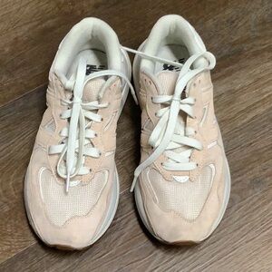 New Balance 57/40 pink/cream size 8